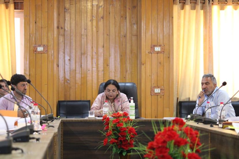 Director AH Kashmir conducts detailed review of Animal Husbandry  Department, Kashmir - Jammu Links News