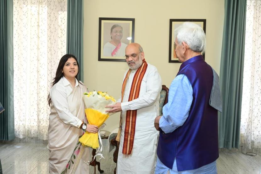 Family of former BJP MLA Devender Rana meets Amit...