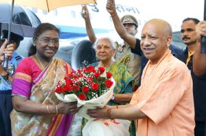 President Droupadi Murmu arrives in Bareilly ahea...