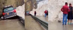 Snow avalanche hits vehicles on Srinagar-Leh high...