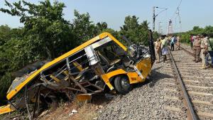 2 students killed, 3 injured as school bus collid...