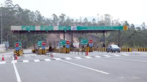 Government reduces toll charges by up to 50% on n...