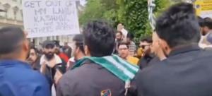 Kashmiris protest outside Pakistani consulate in ...