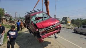 Head-on collision in South Kashmir’s Awantipora l...
