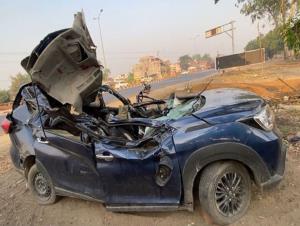 Six killed in car collision on Delhi-Lucknow High...