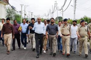 DC Jammu inspects Yatri Bhawan Bhagwati Nagar
