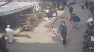 Amritpal Singh seen without turban on Delhi stree...