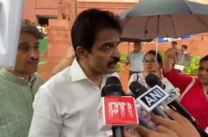 "Centre cheating people of J&K": Congress reitera...