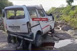 Driver dies, another injured in accident on Jammu...