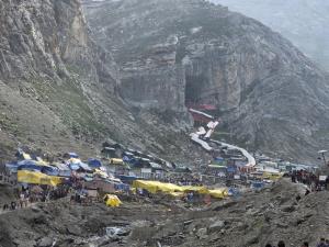 Amarnath Yatra suspended for today due to incessa...