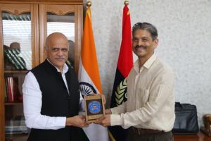 DG NIA visits PHQ Jammu, interacts with DGP and s...
