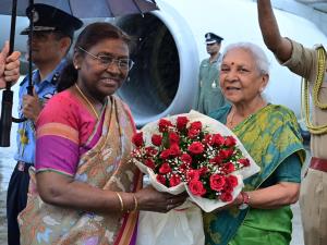 President Droupadi Murmu arrives in Bareilly ahea...
