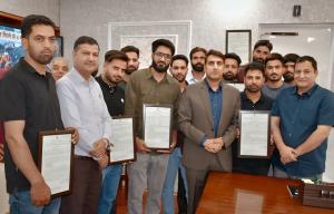 Javid Dar distributes appointment letters among n...