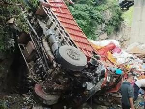 2 die as truck falls into gorge in Ramban