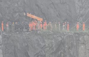 1 dead, 1 injured after a massive rockfall in Pat...