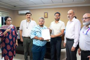 DC Jammu distributes sanction letters under Missi...