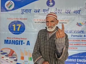 Lok Sabha Polls: 8.44 percent voting till 9 am in...
