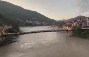 Water level in River Beas increases amid heavy ra...