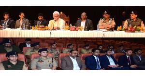 Lt Governor interacts with Senior officials of Po...