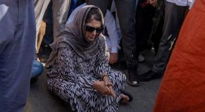 Mehbooba Mufti claims outgoing calls on her mobil...