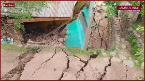 Land sinks in Ramban; over 50 houses, power infra...