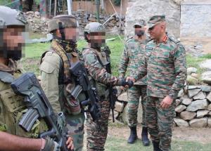 Chief of Northern Command felicitates troops for ...