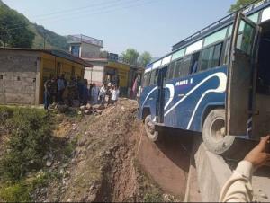 2 CRPF personnel injured as vehicle ferrying them...