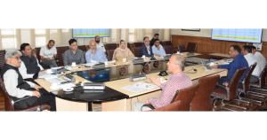 Chief Secretary for giving solar power push to en...