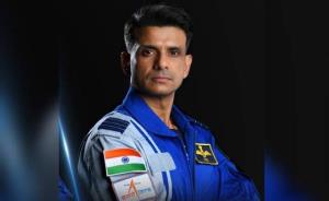 "Lot of kids from... will become astronauts in th...