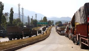 Halting of fruit trucks on highway: SSP Traffic H...