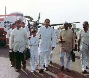 Rahul Gandhi remembers father Rajiv Gandhi on his...