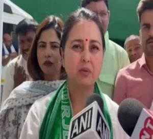 RJD leader Rohini Acharya demands compensation to...