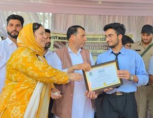 Sakeena Itoo visits Gulmarg Constituency