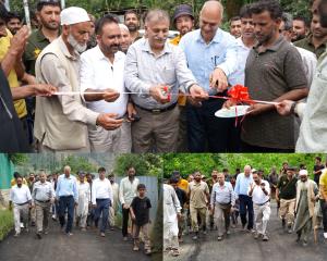 DC Bandipora inaugurates Dardpora-Rangdaji-Shamth...