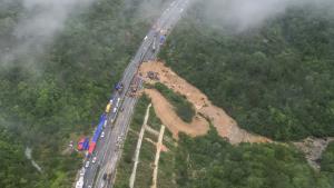 Death toll in highway collapse in Guangdong rises...