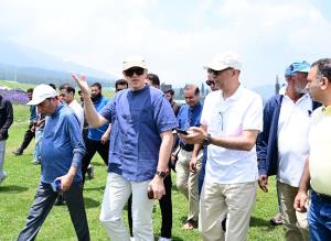 CM Omar Abdullah vows to develop Gulmarg as world...