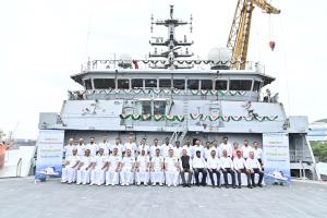 Indian Navy gets first indigenous diving support ...