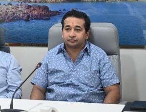 BJP minister Nitesh Rane dubs Thackeray cousins
