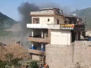 Fire breaks out at restaurant in Udhampur, dousin...