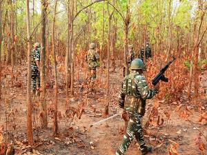 Encounter breaks out between Naxals, security for...