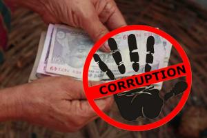 ACB arrests Patwari while accepting bribe in Budg...