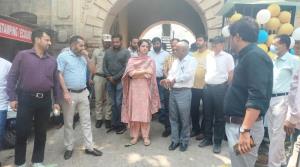 DC Udhampur inspects Government offices in town