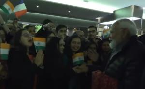 Indian diaspora in Marseille welcomes PM Modi wit...