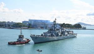 Three Indian naval ships arrive in Singapore as p...