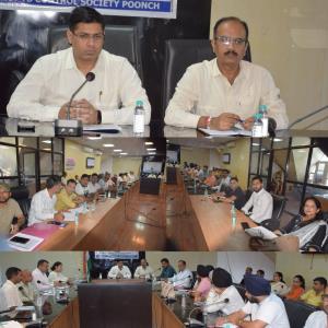 DC Poonch reviews implementation of Pradhan Mantr...