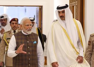 PM Modi speaks with Amir of Qatar, both leaders v...