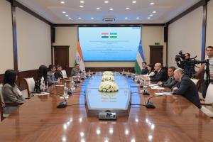 CJI DY Chandrachud holds bilateral meeting with U...